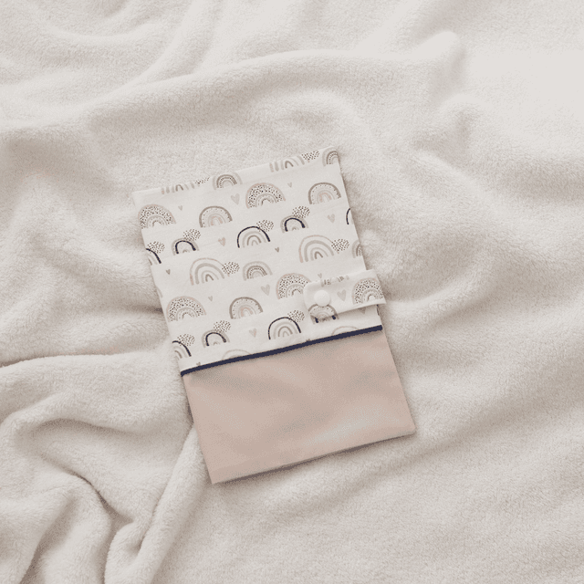 Protège Carnet de Santé Sable / Arc-en-ciel