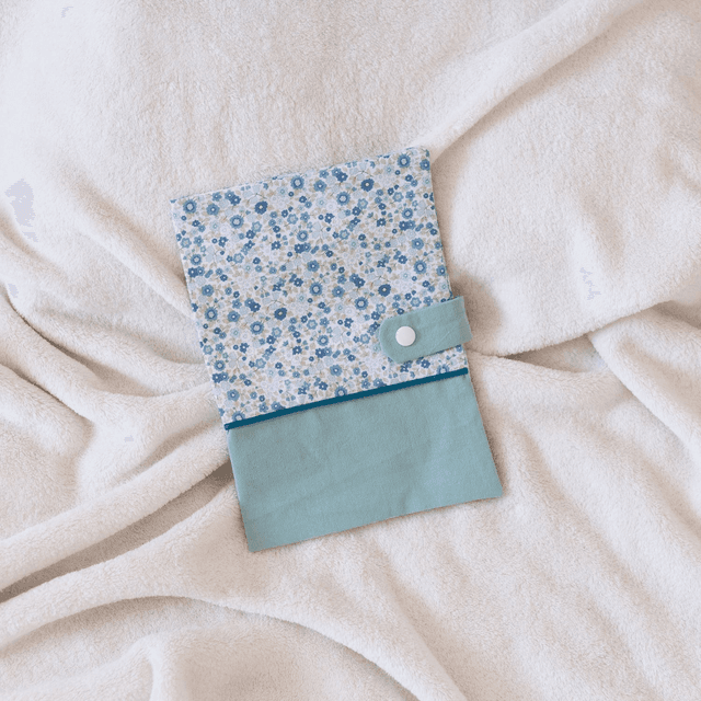 Protège Carnet de Santé Vert d&#039;eau / Bleuet