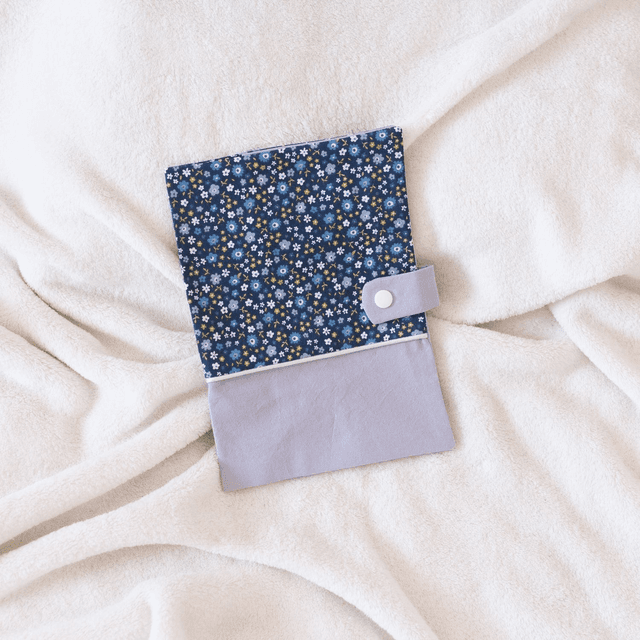 Protège Carnet de Santé Gris / Perce-neige